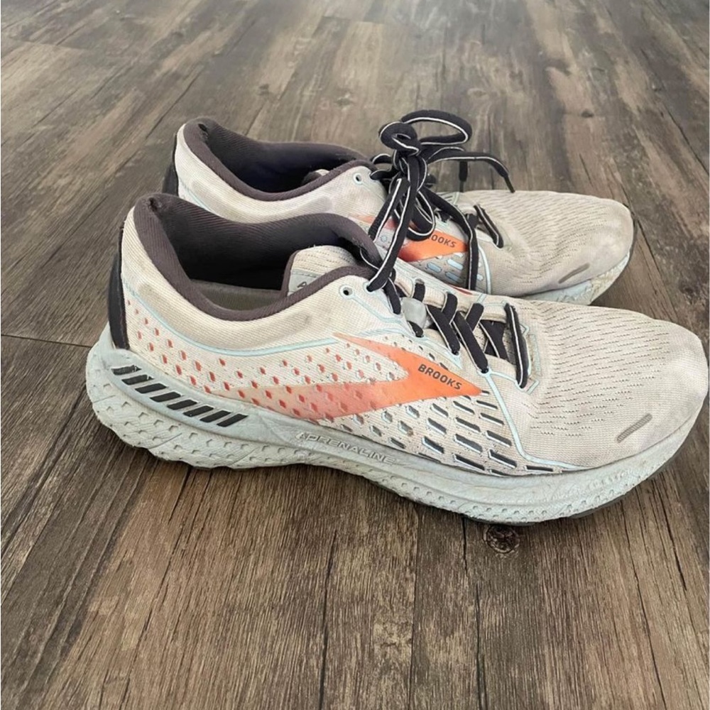 Light gray Brooks adrenaline running shoes size 9.5
